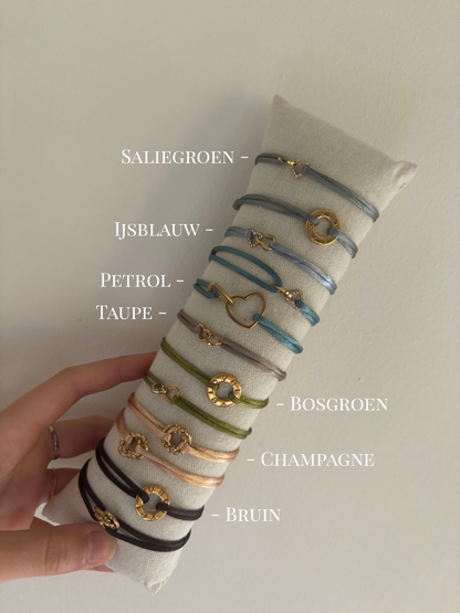 Satijnen armband 2 hartjes