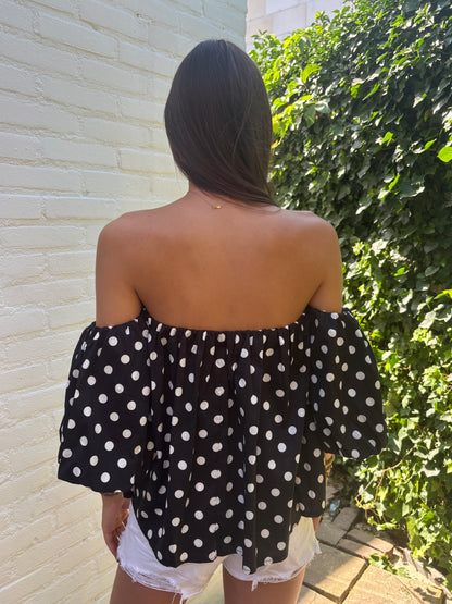 Off shoulder polkadot top - zwart