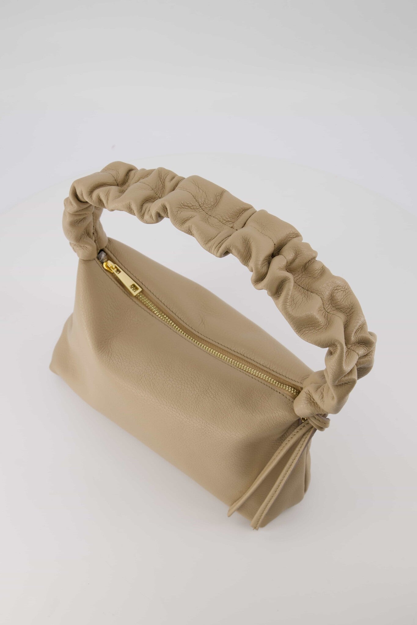 Raina leren tas - zand